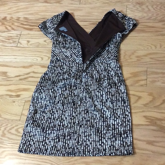 10 Rabbit Rabbit Rabbit Designs black print faux wrap dress - Picture 4 of 16